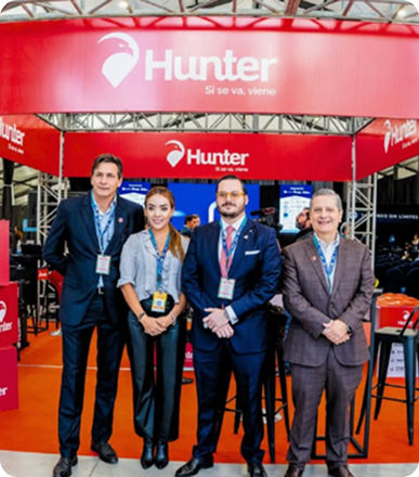 Equipo Hunter en una exposición tecnológica